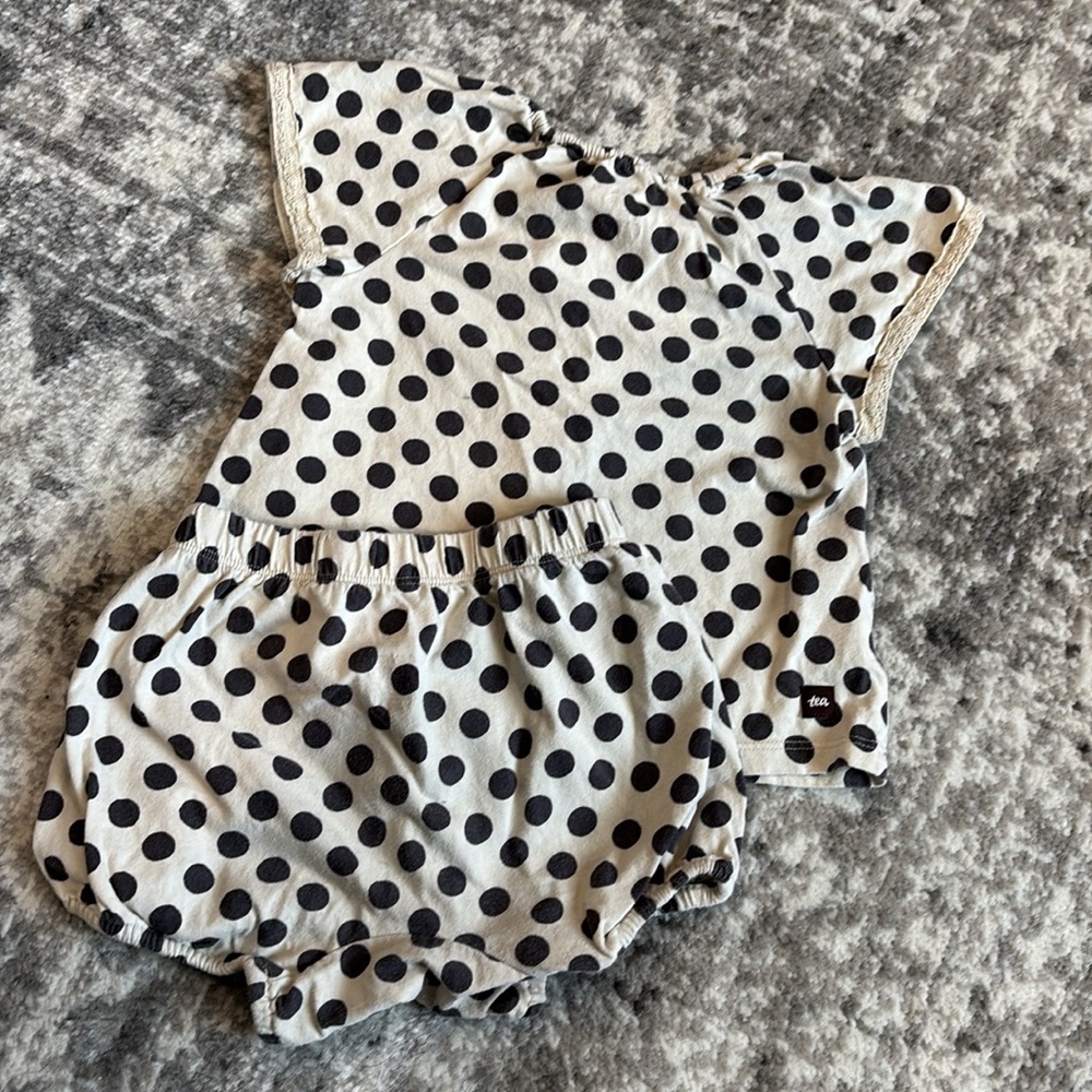 Tea Collection 2t toddler polka dot set - Picture 2 of 8